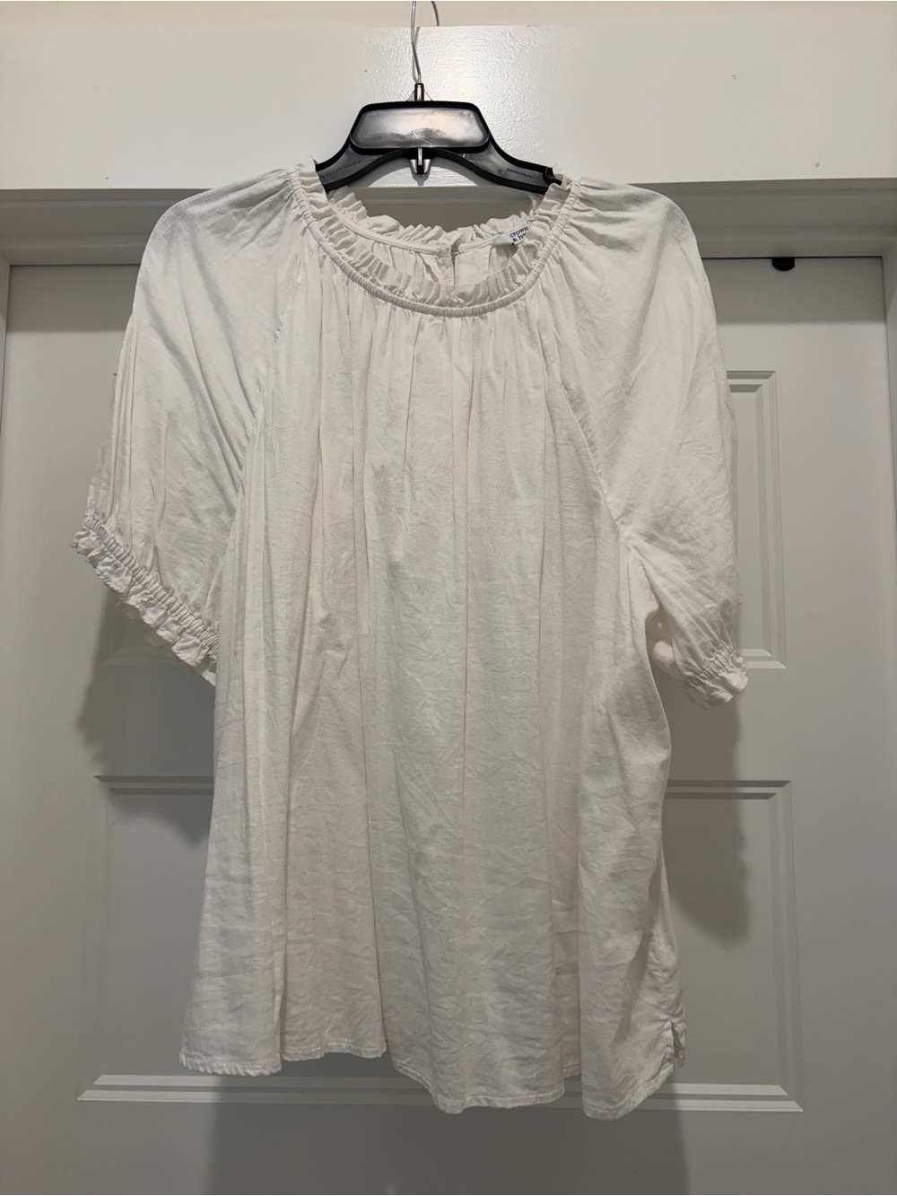 Crown and Ivy White Peasant Blouse with Ruffle Neck and button down back